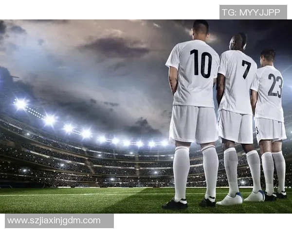 足球传奇逐渐退役回顾:见证时代变迁与巨星的谢幕瞬间 足球传奇逐渐退役回顾:见证时代变迁与巨星的谢幕瞬间