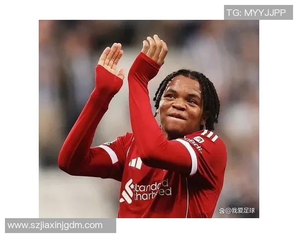 以胖人踢足球的传奇球星揭示运动员不为人知的一面